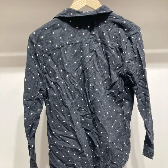 Button down - Picture 3 of 3